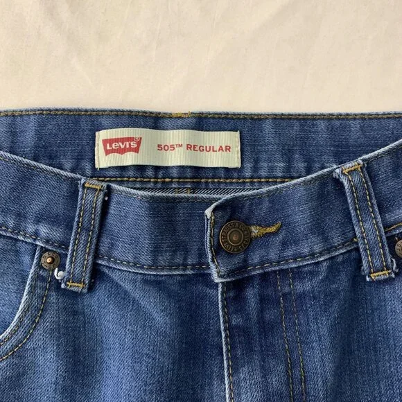 Levi's Women's 505 Regular Straight Leg Dark Wash Jeans Blue Size 29 - Picture 3 of 7